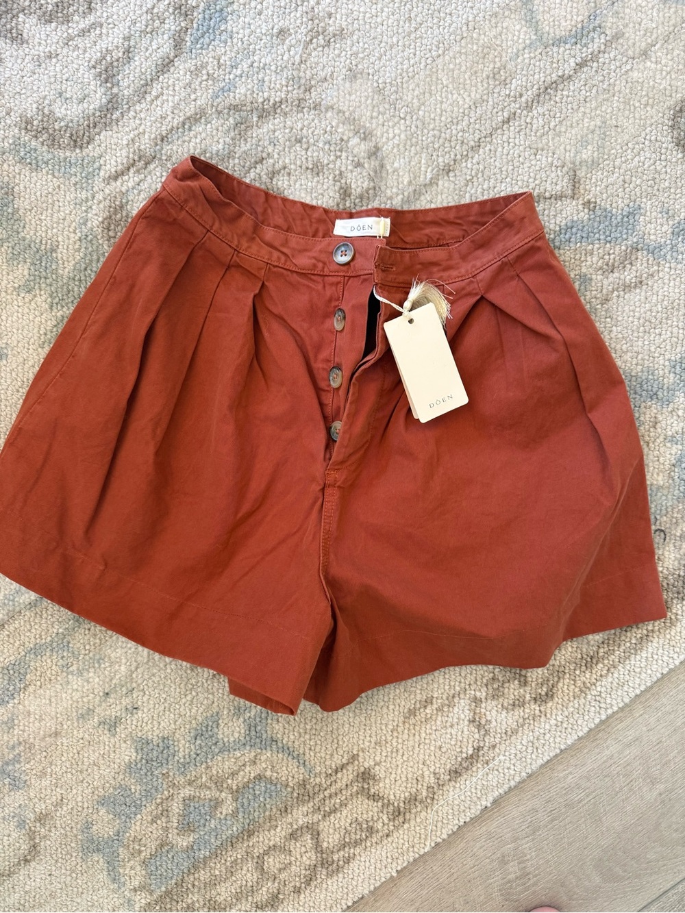 Doen Rust-Red High Waist Pleated Button Shorts